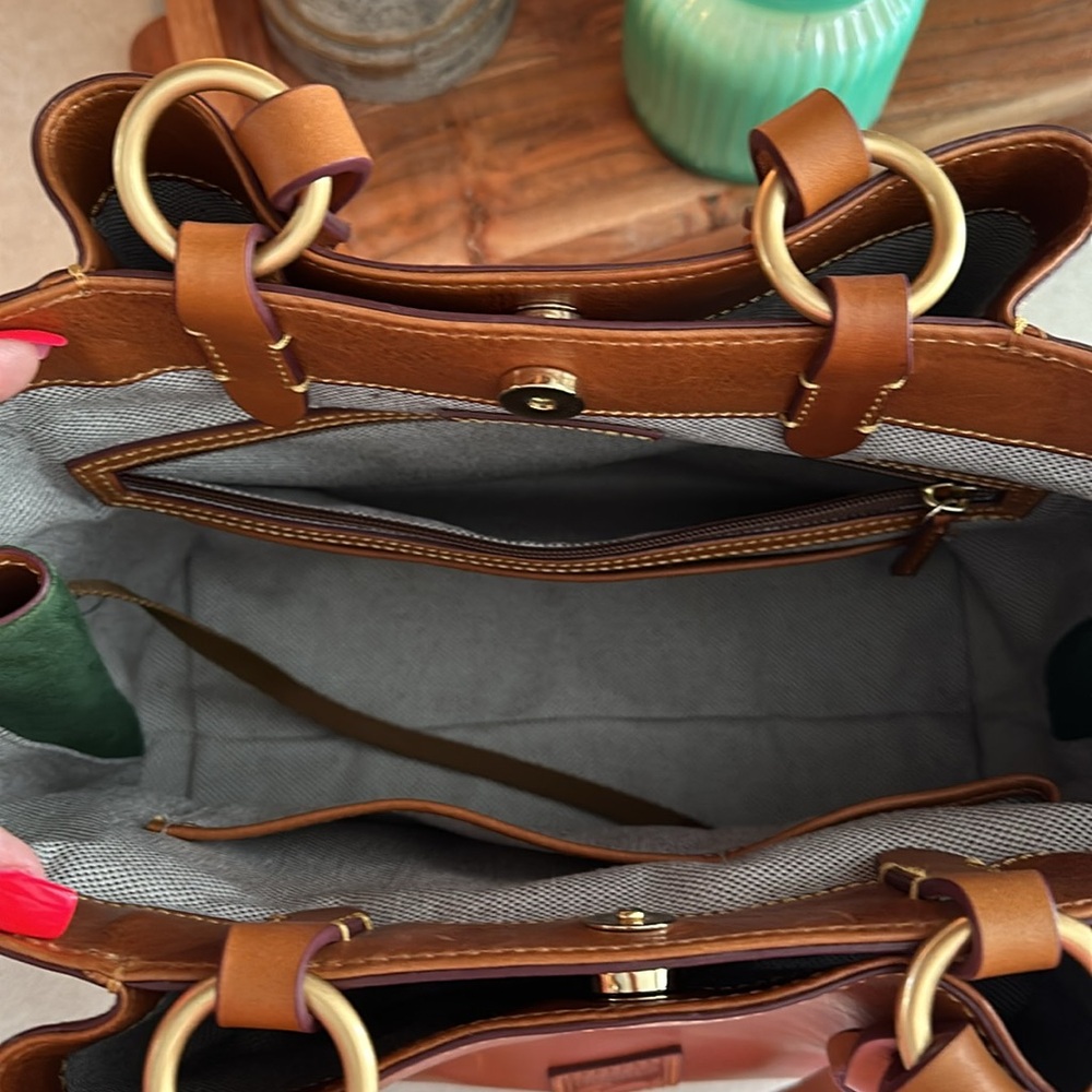Dooney & Bourke Florentine Leather Large Zip Barlow Satchel - Picture 3 of 6